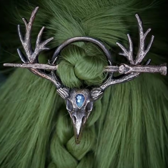 Witchy Antler Skull Hair Barrette main image 5